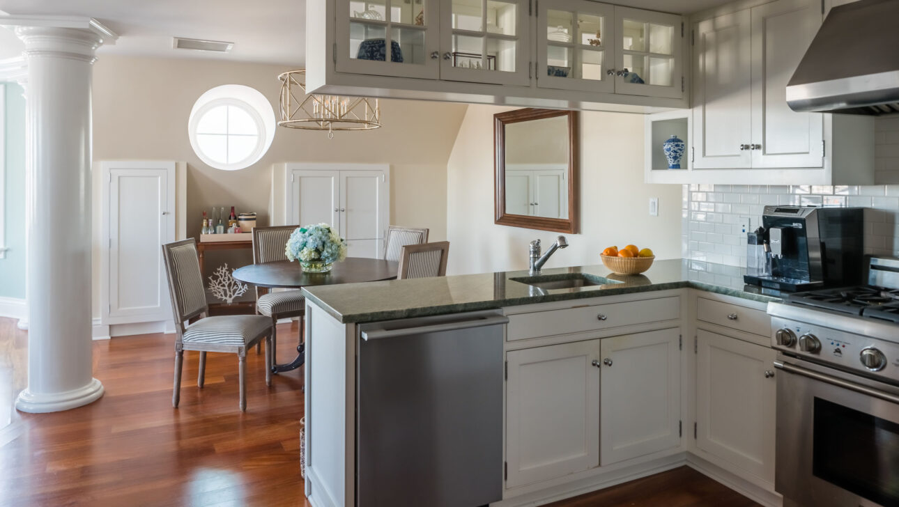 Bayridge Suite kitchen.