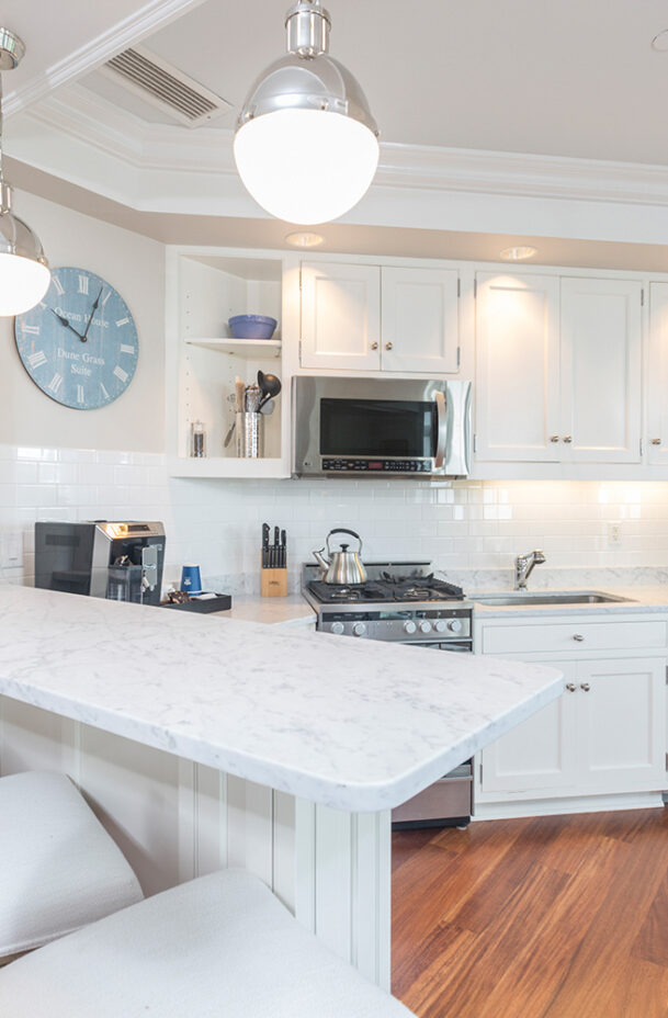 Dune Grass Suite kitchen.