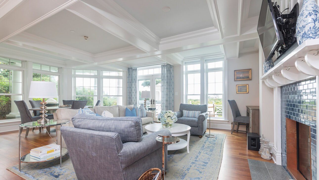 Dune Grass Suite living area.