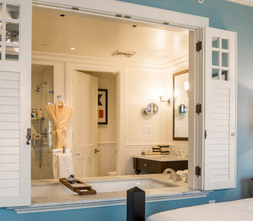 Guest room bathroom.