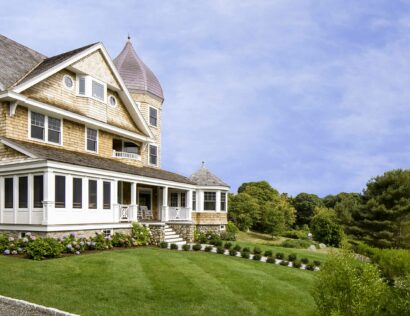 The exterior of Echo Lodge.