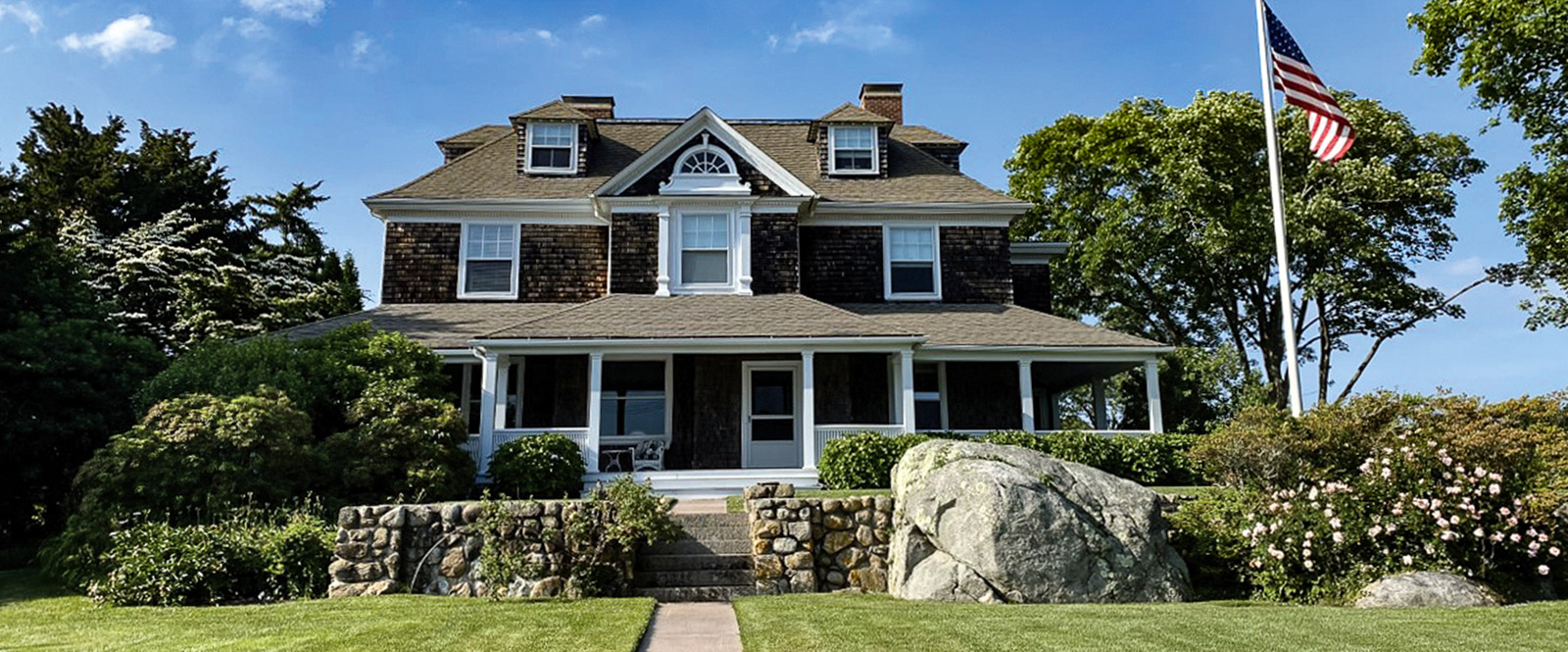 The front of the exterior of Minnebama cottage.